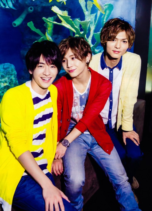 melody4eye:  [POPOLO] 2013.07 - 05  I love the way Yamada looks at Chinen here ;~;  Mid-2013 was jus