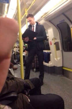 lokilaufeysonthefrostgiant:  drunkonfairyblood:  bringingsherlockbach:  Celebrities taking the underground  What fucking subway is this  