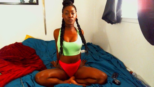 deebott:  deebott:  Watermelon babe.  I’m so cute lol