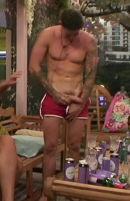 tiffany-hbic:  Sam Chaloner from Big Brother UK 18