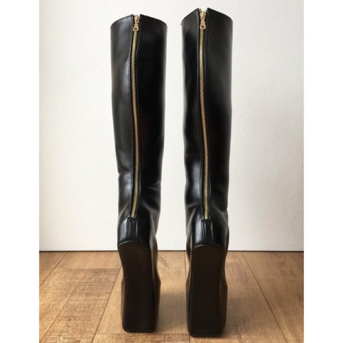 RTBU ANTON Heavy Hoof Heelless Knee Pony Stallion Golden Metal Zip Black Matte. WHERE TO BUY: https: