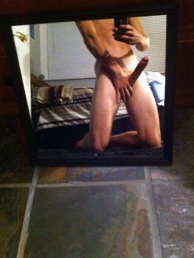 muteboi4eva:  Gavin……oops there goes my pants!