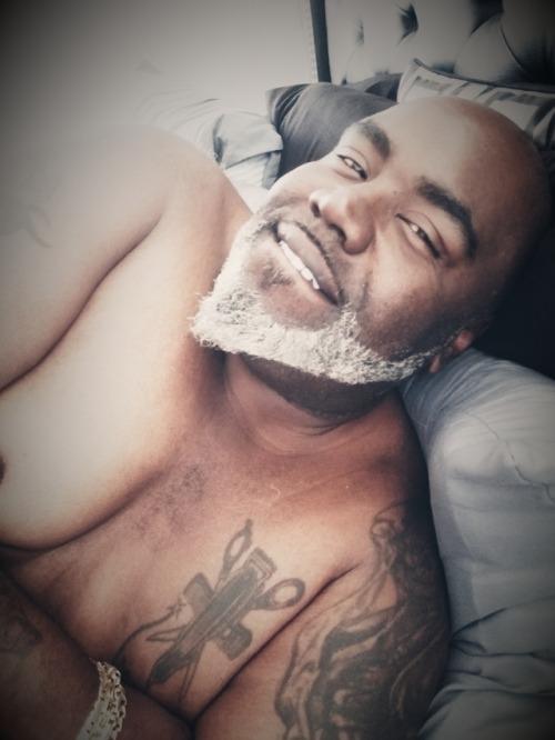 gudlookinthickman: Relaxing