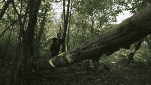 bestkungfuwushutaichiswords:  Wow, so fabulous parkour movements!