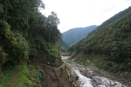 Day 3 of the Salkantay trekHiking down from Chaullay through the valley containing Llosska Mayu down