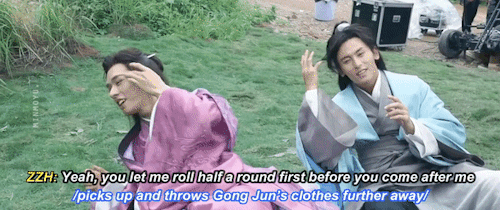 Zhang Zhehan & Gong Jun: Rolling In The Grass Is So Hard?!?!