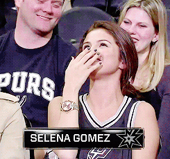 Selena Gomez Looking Hot & Dabbing At The Spurs/Lakers Game 