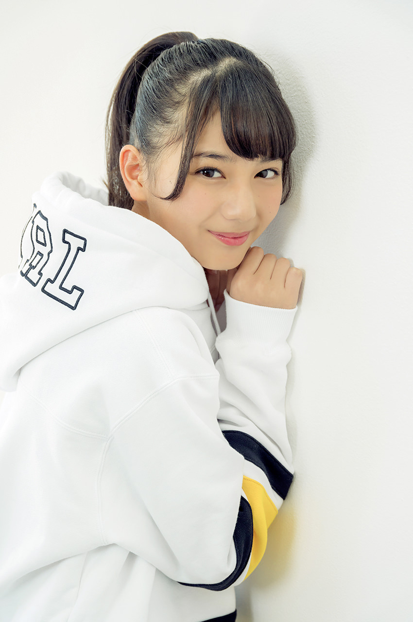 sakamichipost46:  U18 zero 小坂菜緒 1HUSTLE PRESS OFFICIAL WEB SITE 2018.02.09 の画像を色調変更など