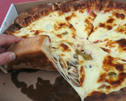 This pizza toooooooo cheesy