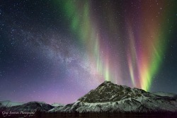 just–space:  Aurora with the Milky Way