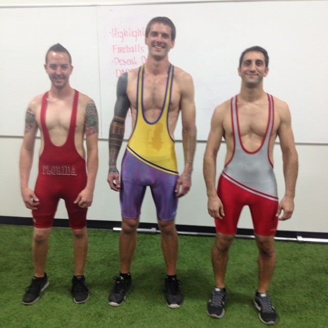 piledriveu:  hot dudes……hot bods…….hot singlets!!!!