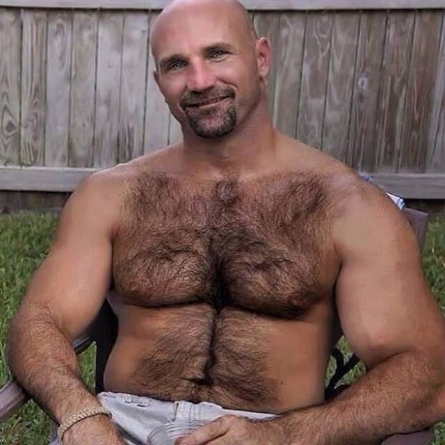 hairychestg:  http://hairy-chests.tumblr.com r: http://tbigcock.tumblr.com