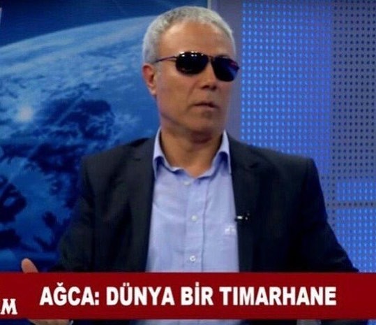 AĞCA: DÜNYA BİR TIMARHANE
M