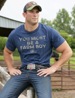 Kisscuddlencock: I So Wanna Get With This Hot Ass, Corn Fed Country Boy!! 