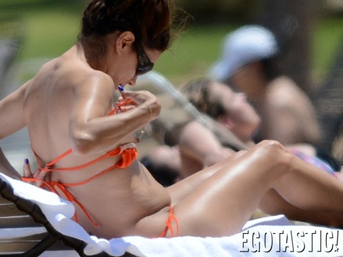 realsexiness:  Eva Longoria Bikini Malfunction Nip Slip in Puerto Rico