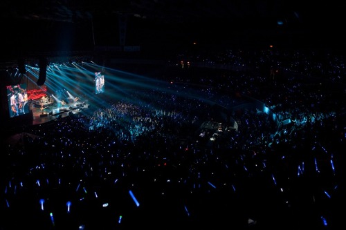 nmodddd:  130615 CNBLUE BLUE MOON LIVE IN Manila via : JUL_nuna