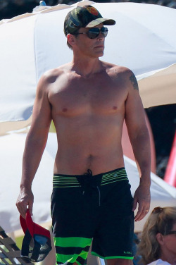 shirtlessmalecelebs:  Rob Lowe