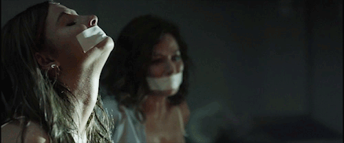 frenchblazer:  Anna Friel and Stefanie Scott in “I.T.” (2016) 