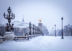 astratos:  Paris Snow  |  Ramelli Serge