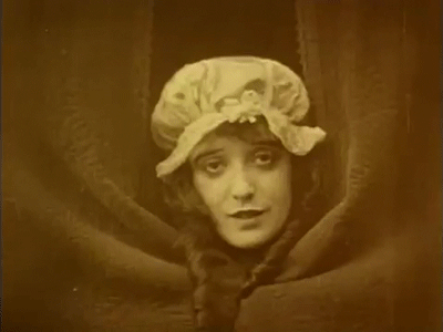 jazzagebass:  nitratediva:  Mabel Normand in Fatty and Mabel Adrift (1916).  jazzbabyyvette
