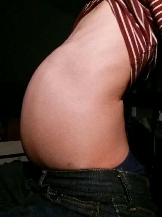 skinnybellyblimp:  Ffffffffff I need to stop eating so much, my stomach was stretched