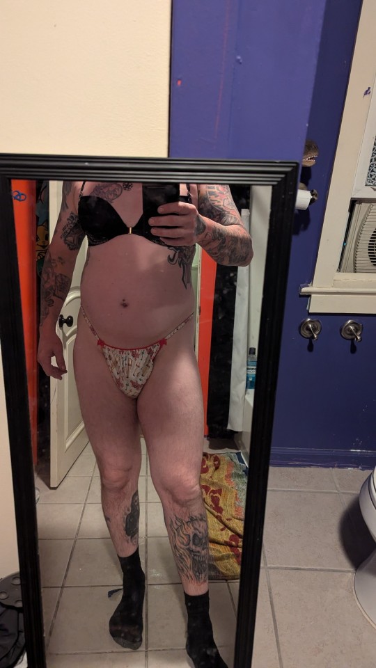 joemonster625 - I love wearing silk