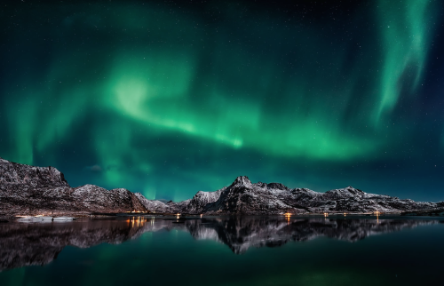 nubbsgalore:photos by javier de la torre in the small norweigan fishing town of reine in the lo