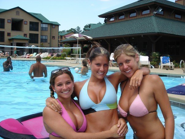 hasthatlook:  Busty Sisters