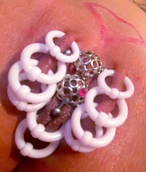 http://women-with-huge-labia-rings.tumblr.com/post/151706877277