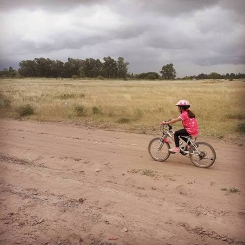 ricardoruffa:Mi Princesa , mi campeona MTB , 12km!!! (en Ministro Rivadavia, Buenos Aires, Argentina