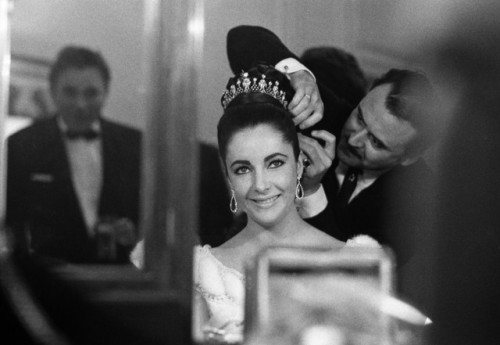 Elizabeth Taylor getting ready for a night at the Opera Paris, hairdresser Alexandre de Paris, 1963