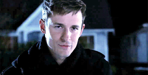 rowofstars: Gideon Gold being really fucking extra and totally not needing his parents’ help |