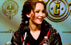 jenniferlawrencedaily:  Jennifer Lawrence | SNL 