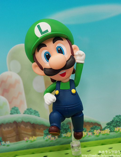 cklikestogame:  ohnoraptors:  Nendoroid Luigi!  Hey. Hey, Casey. Lookit!  HOLY NUT