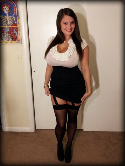 volumenformasfetiches:  http://volumenformasfetiches.tumblr.com/ Amateur Huge Boobs. 