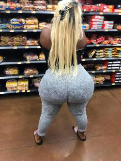 fletchertrowan: BIG BUNS in the bread aisle.