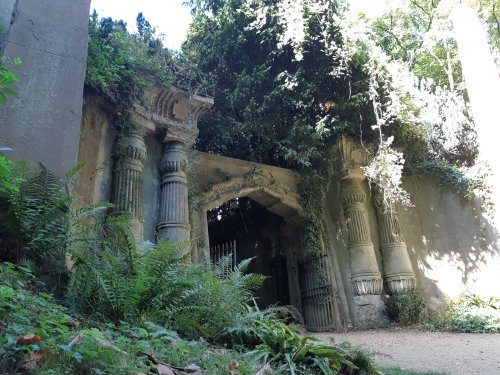 Highgate Cemetary: The Egyptian Avenue.Source: Burials Beyond