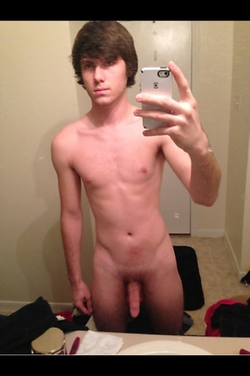 stevieb989:  collegeguykingdom:  Tricked guy on Skout.  Nicee 