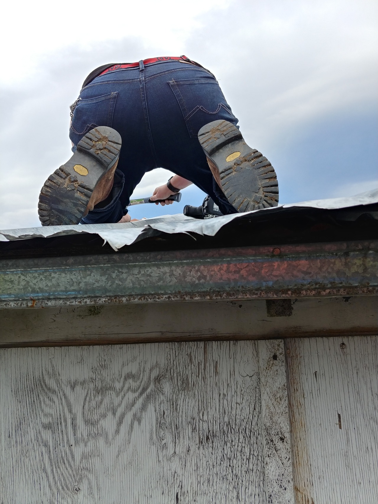 heyhayfay:  mossyoakmaster:  Heavy windstorm in town, helped @heyhayfay put a barn