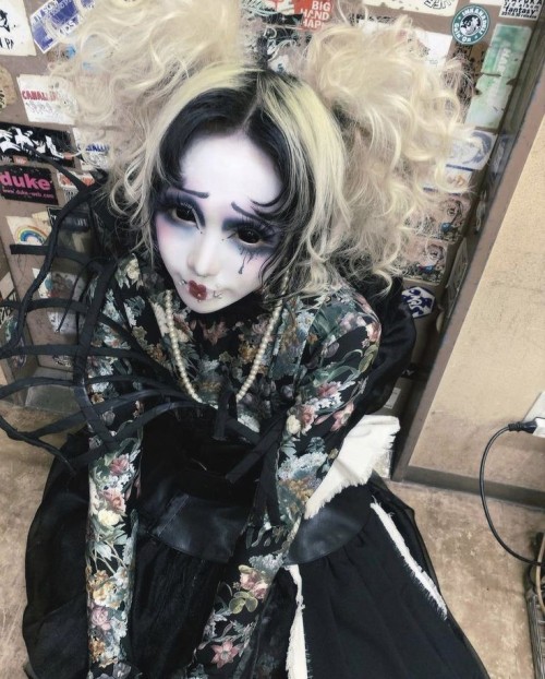 deadrottengirl111 - Dead rotten girl.