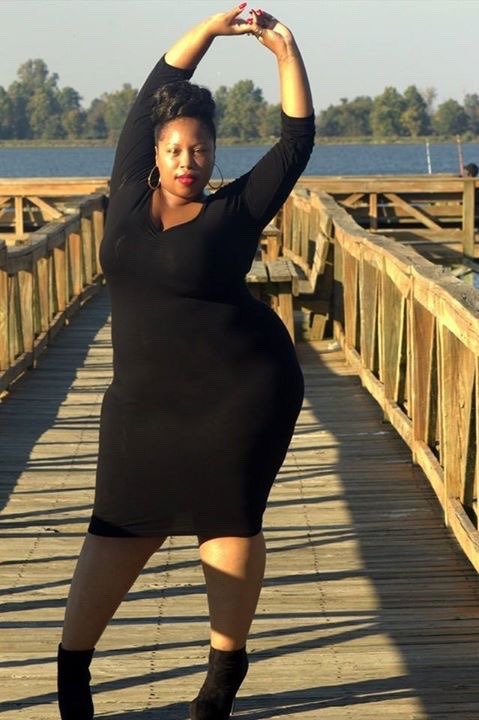 cakesxpeachesxracksx:  Bbw curves 😍