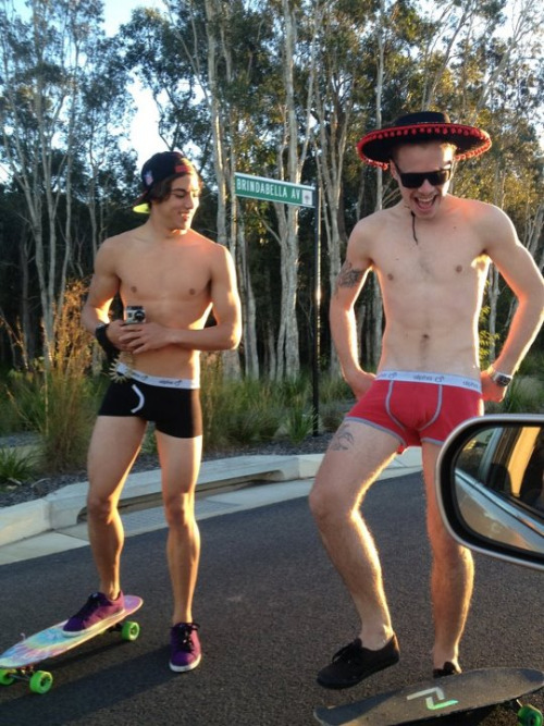 nopants-nopr0blem:  #NoPantsNoProblem