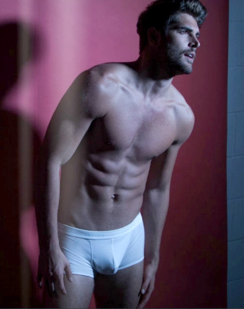 hotfamousmen:  Nick Bateman