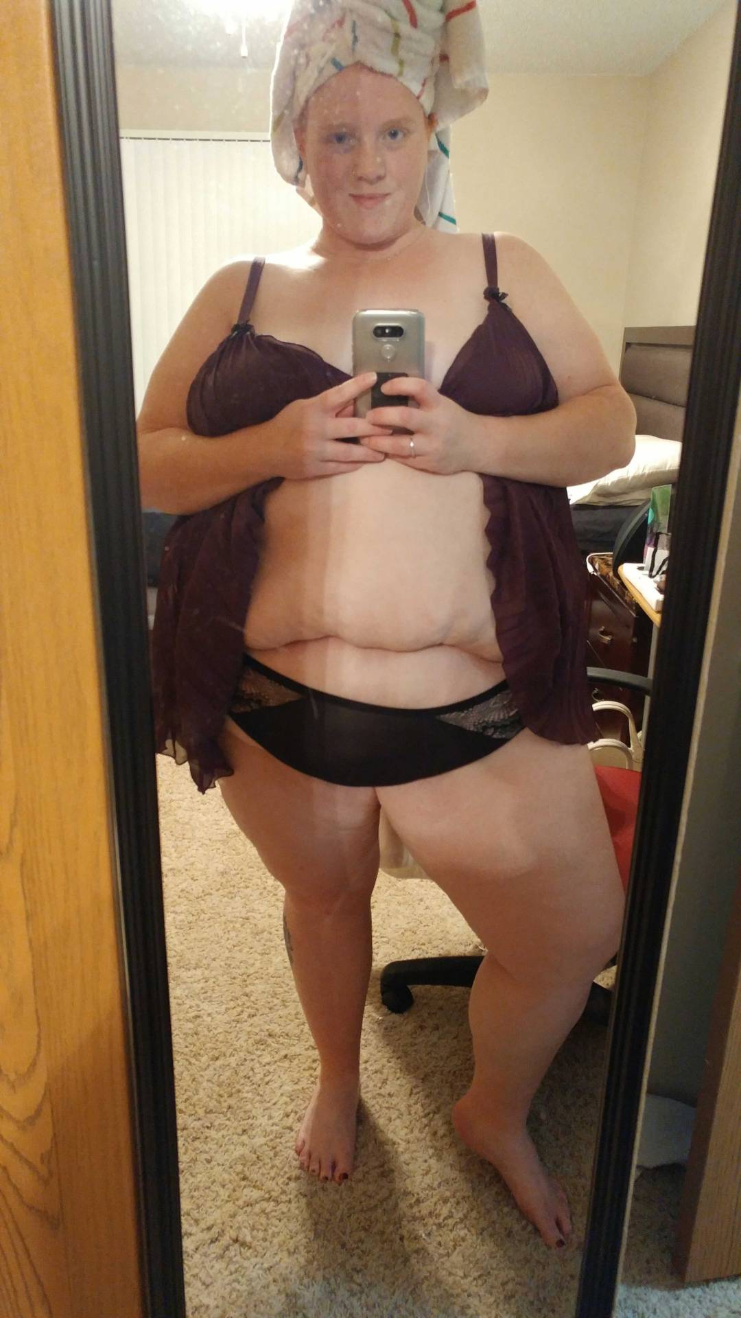 sexiestredheadofall:  Had a photo shoot by myself in my only sexy lingerie that i