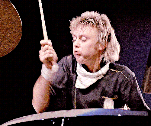 DRUM & TIMPANI SOLO By ROGER TAYLOR Queen Rock Montreal (1981)