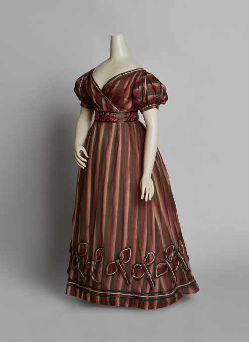 Evening dress ca. 1823-24From Cora Ginsburg