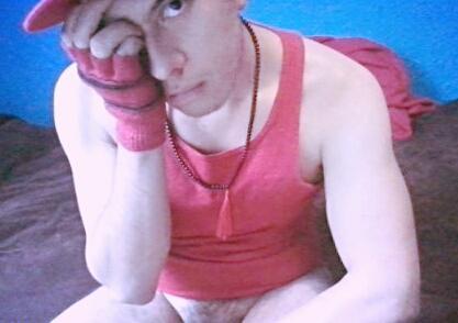 onesvergasaroundtheworld:  100% Hot ♥ ❤ ♥ ❤ ♥ ❤ ♥ ❤ ♥ ❤ ♥ ❤ ♥ ❤ ♥ ❤ 100% MexicanoADEMAS DE VERGÓN; QUÉ RICO CULITO TIENE!Ivan ♚El Rey Kemmerling♚ del DF; Un guapo güerito peludo con un rico vergonon huevudo, grueso