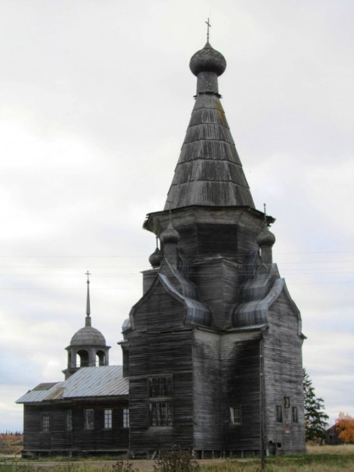 Church of the Ascension, Piyala, Arkhangelsk Oblast (c. 1651).> Photos by uchazdneg (2011).