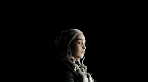 lordsnow:This dragon queen who wears her name is a true Targaryen.