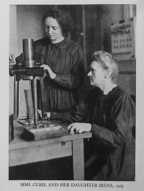 Happy birthday Marie Curie! Born on this day (November 7) in 1867, this Polish-French scientist disc